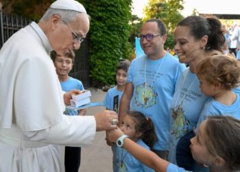 A rosary in the Vatican for ‘peace for all the children in the world’